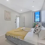 2 Bedroom Apartment In The Heart Of South Sydney