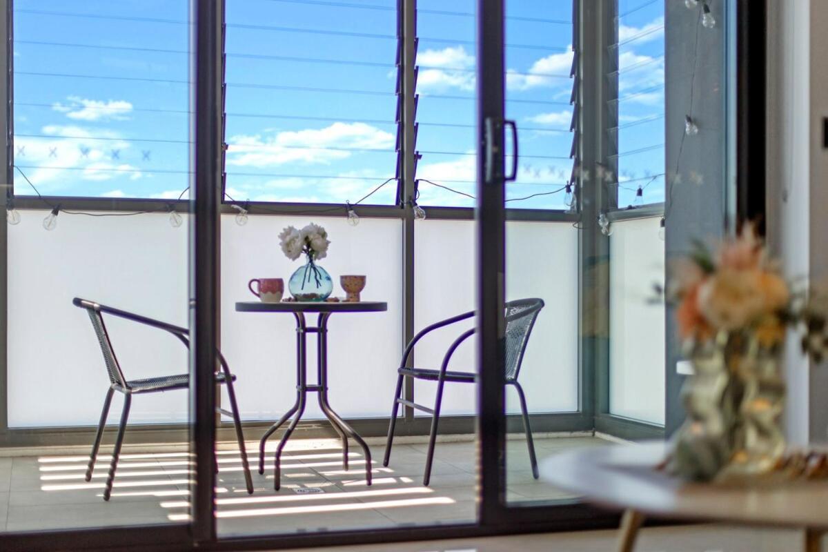 2 Bedroom In The Heart Of South Apartment Sydney